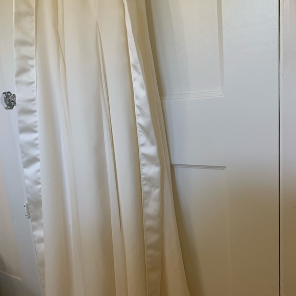 NEW Vera Wang Ivory Strapless David’s Bridal dress - Picture 5 of 8